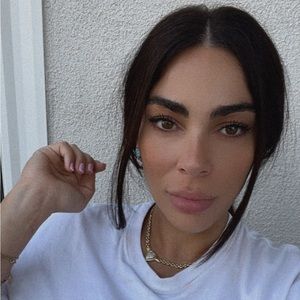 Meet your Posher, Linet